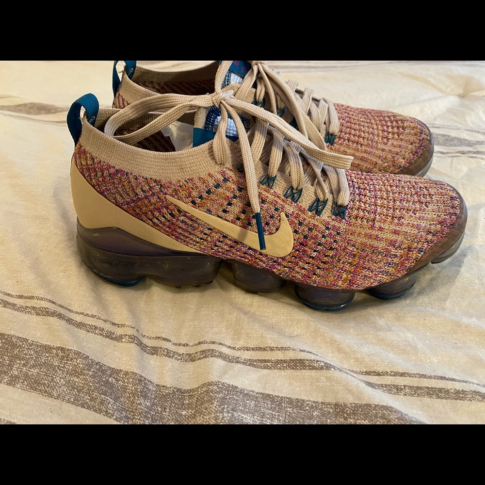 Nike Vapormax Flyknit 3 size 8 in Desert Sand